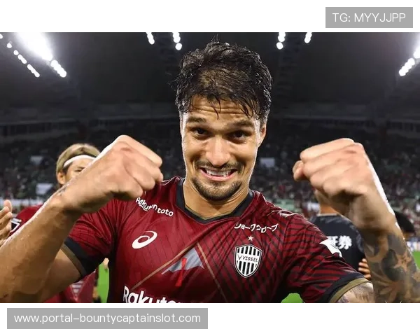 马赛球员戈梅斯精彩抽射破门 助球队3-0领先洛里昂